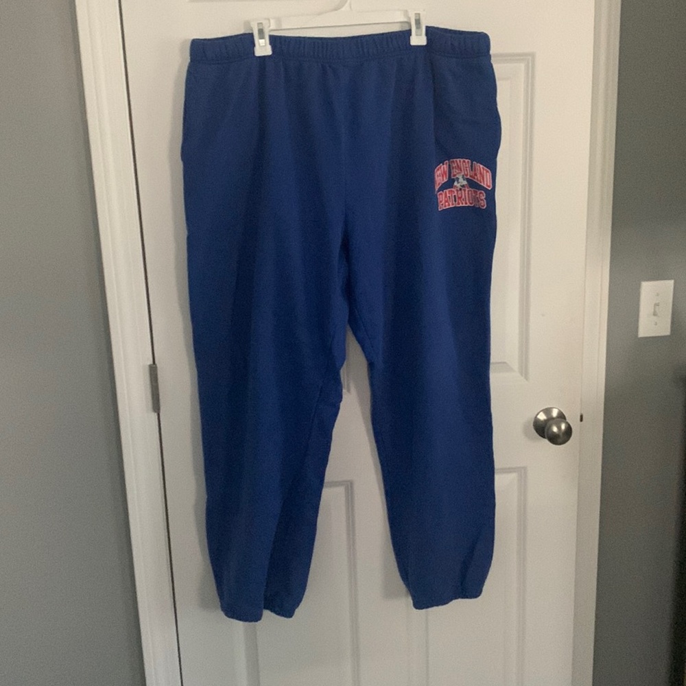 Mens Mitchell and Ness Patriots sweatpants. 4X